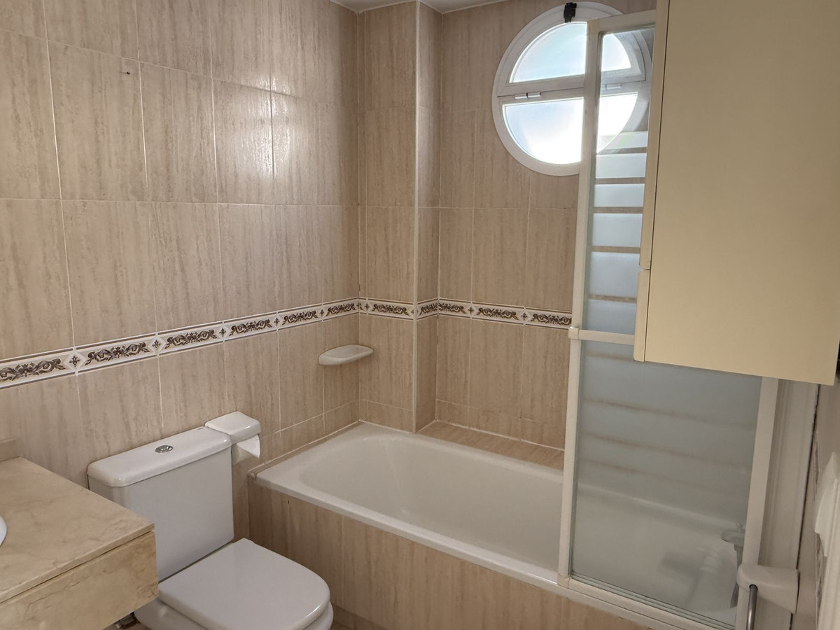 2c4f51593cbd86610327c381cf0c9069 - 16