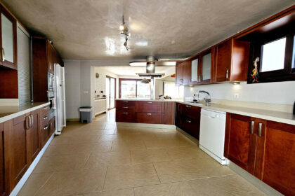 2ccd38b86be520bc9ac4bb15f89feff1 - 11