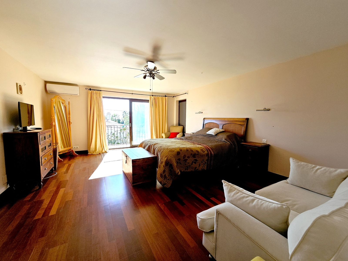 2ccd38b86be520bc9ac4bb15f89feff1 - 19