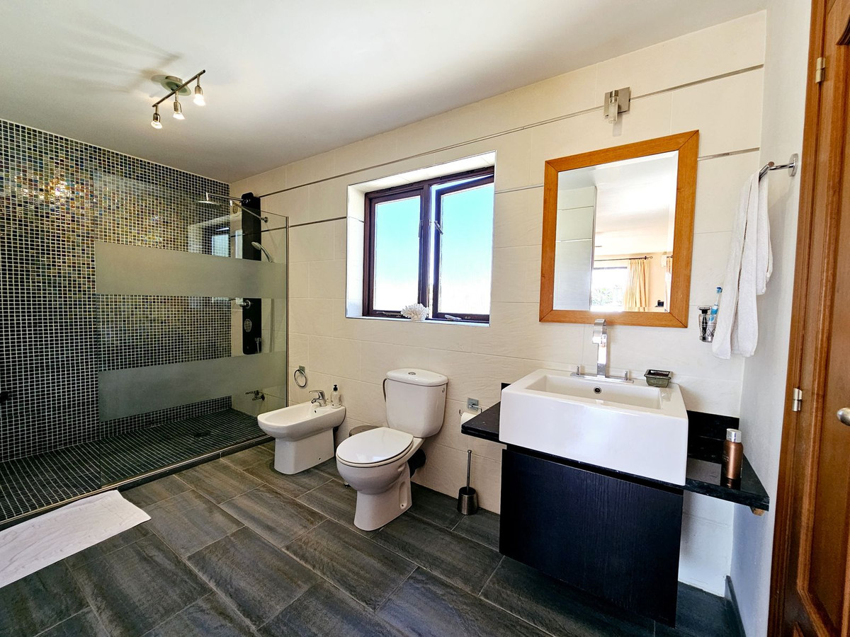 2ccd38b86be520bc9ac4bb15f89feff1 - 20