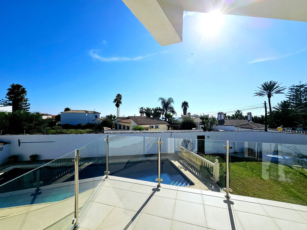 2ccd38b86be520bc9ac4bb15f89feff1 - 24