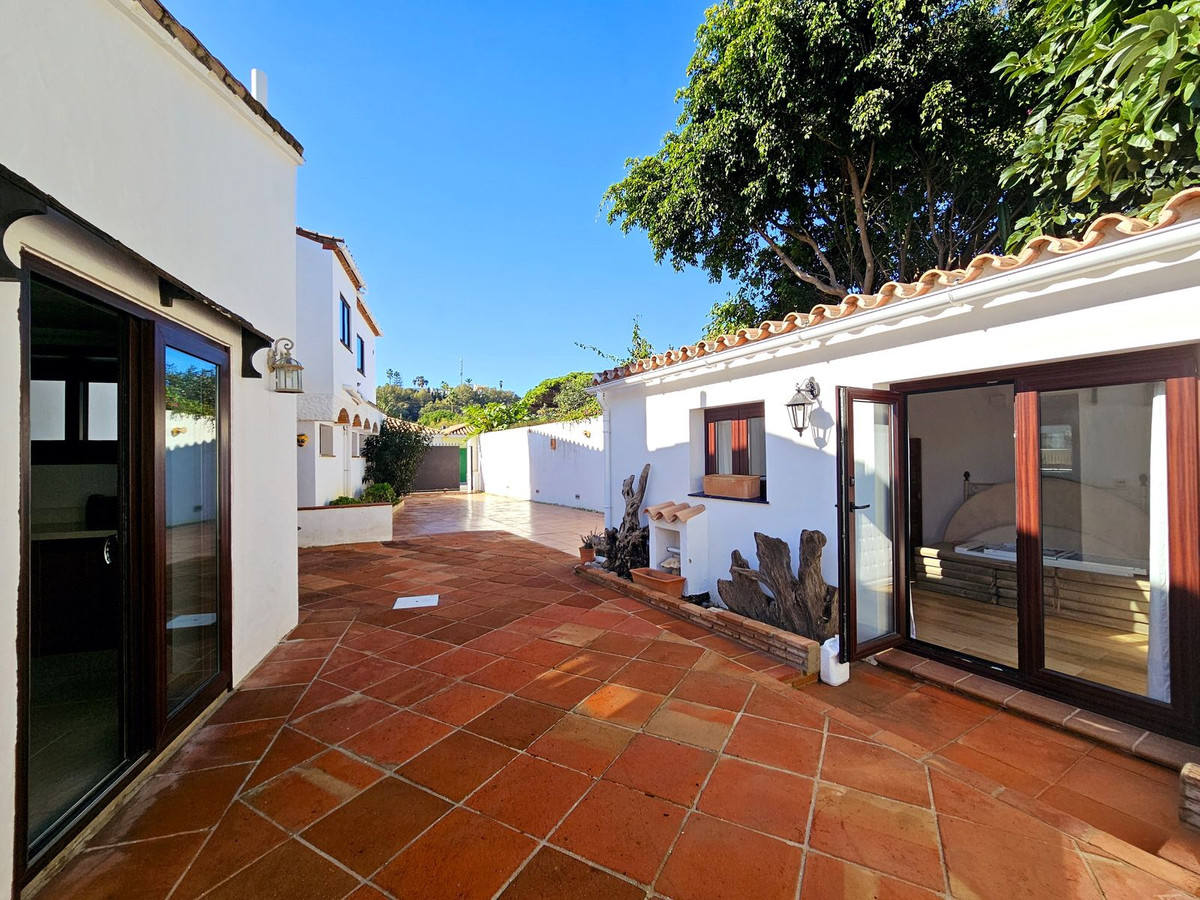 2ccd38b86be520bc9ac4bb15f89feff1 - 27