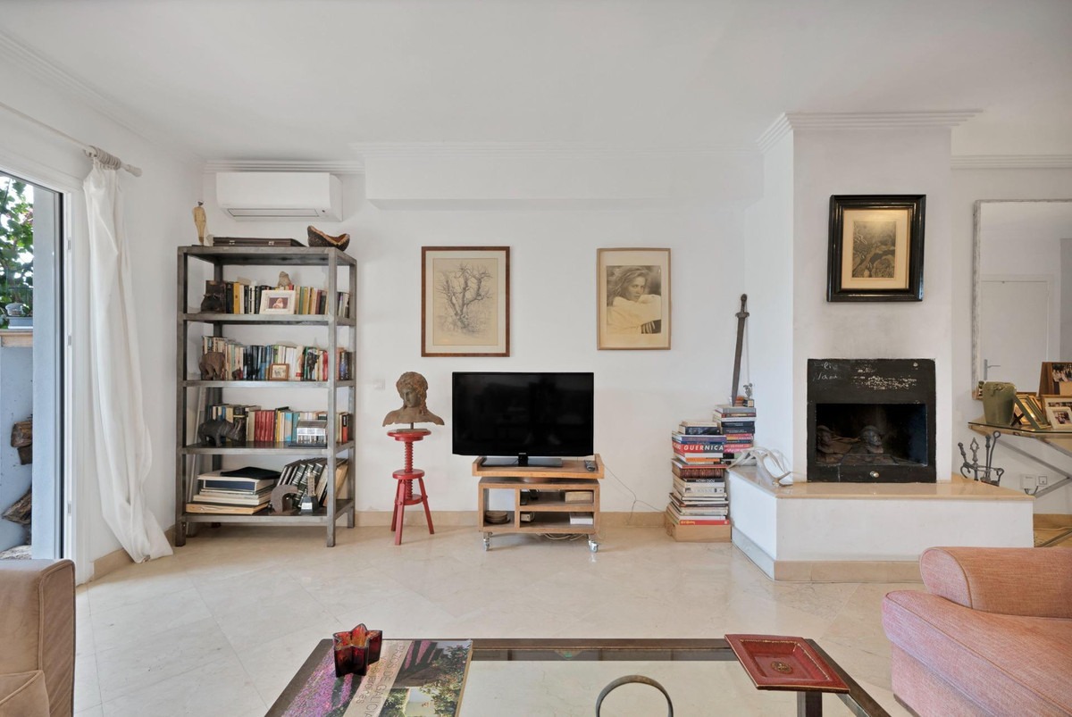 2d3aa501cc79edb8e9116c43a2590eac - 10