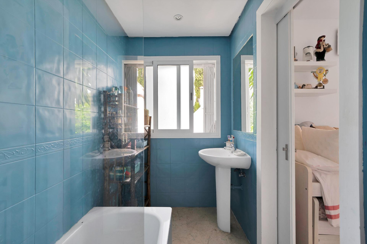 2d3aa501cc79edb8e9116c43a2590eac - 34