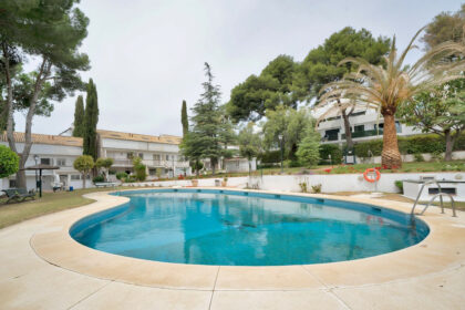 2d3aa501cc79edb8e9116c43a2590eac - 51