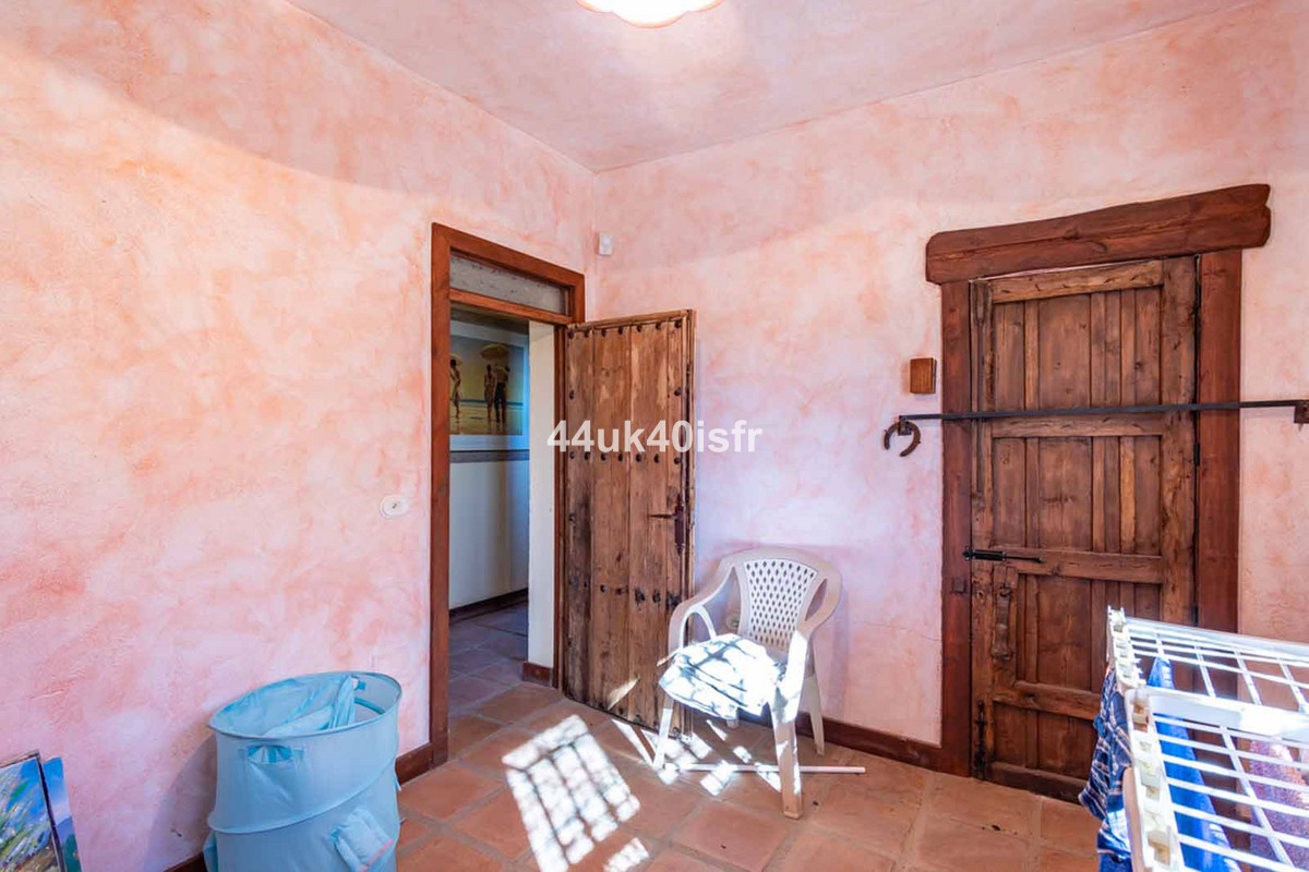 2e2f2420b58b40c8881a0e400ebf5e2c - 12