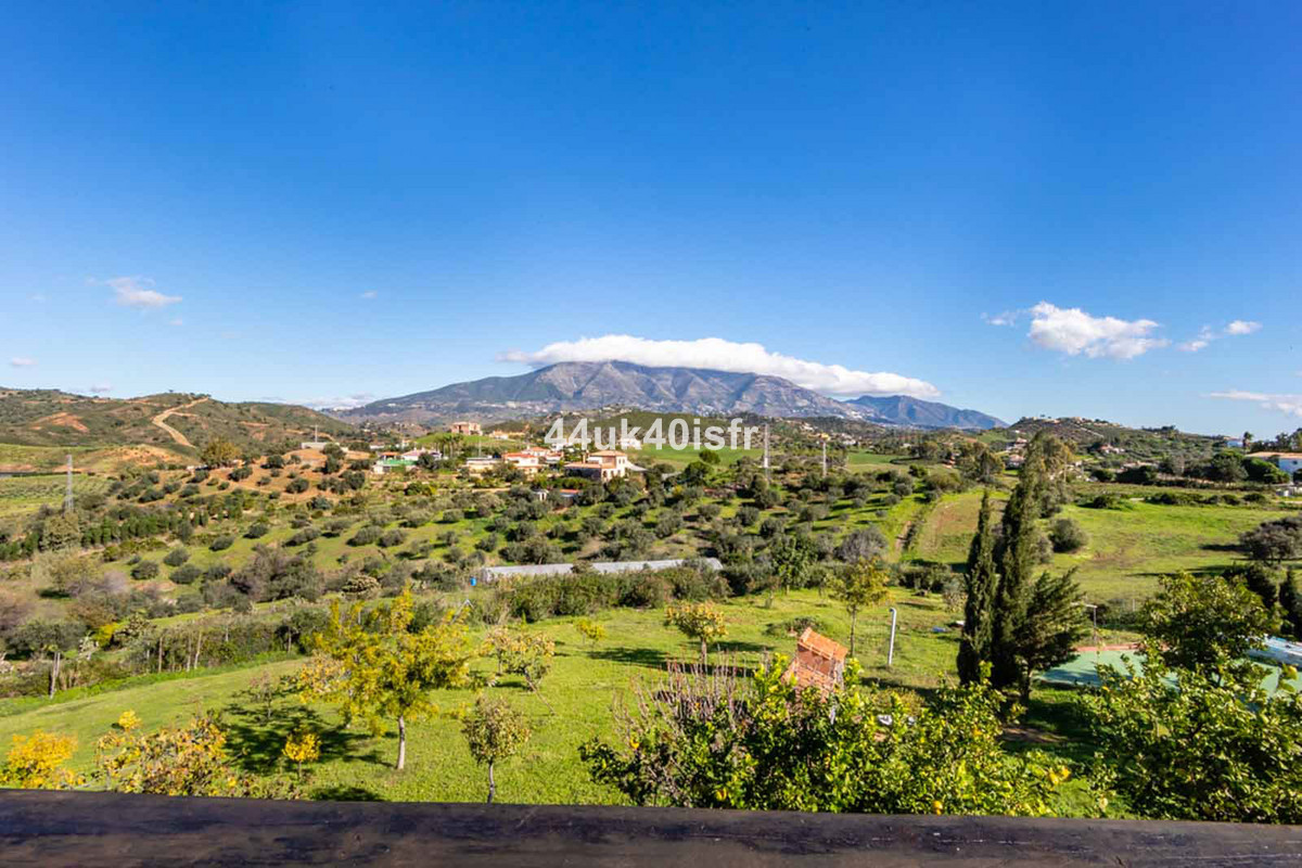 2e2f2420b58b40c8881a0e400ebf5e2c - 16