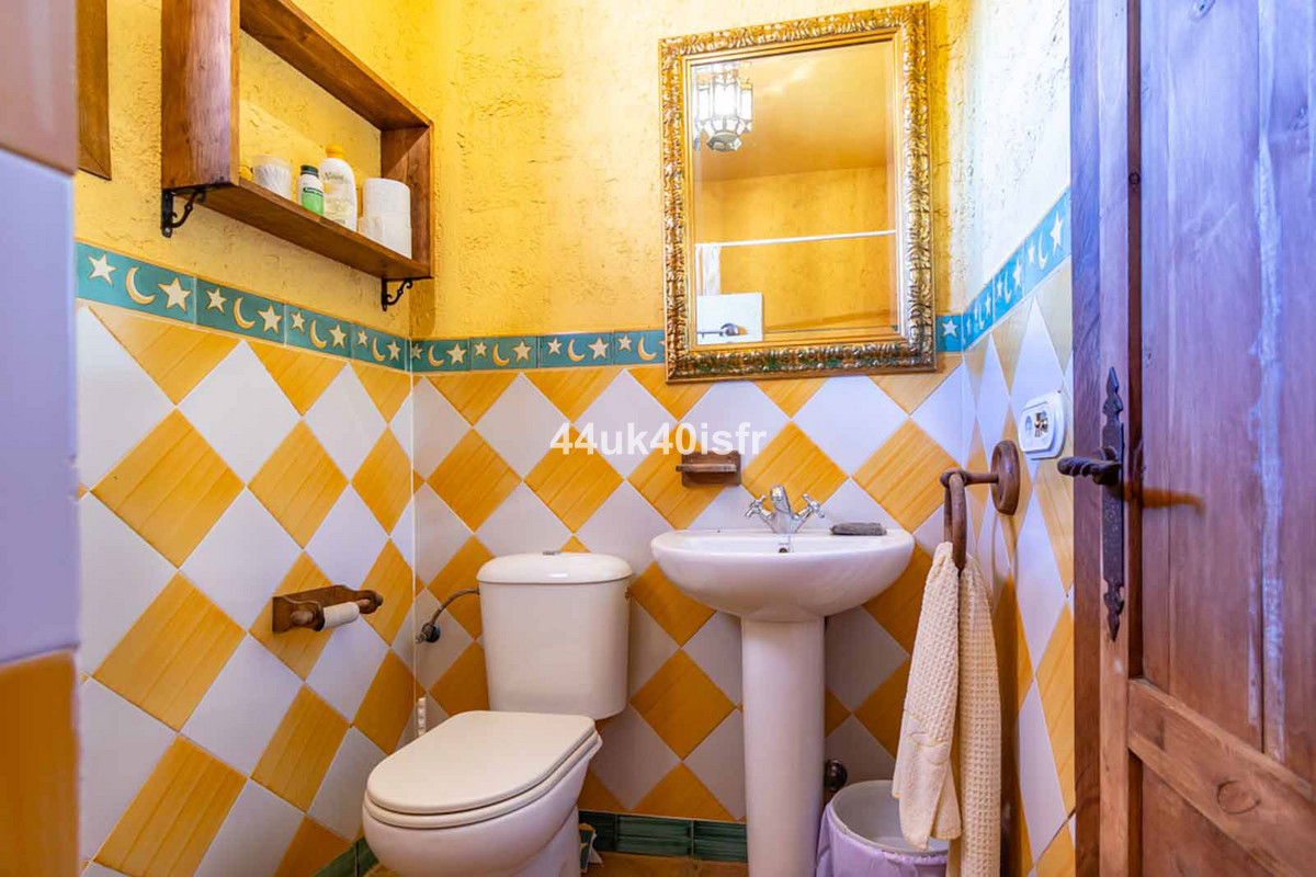 2e2f2420b58b40c8881a0e400ebf5e2c - 20