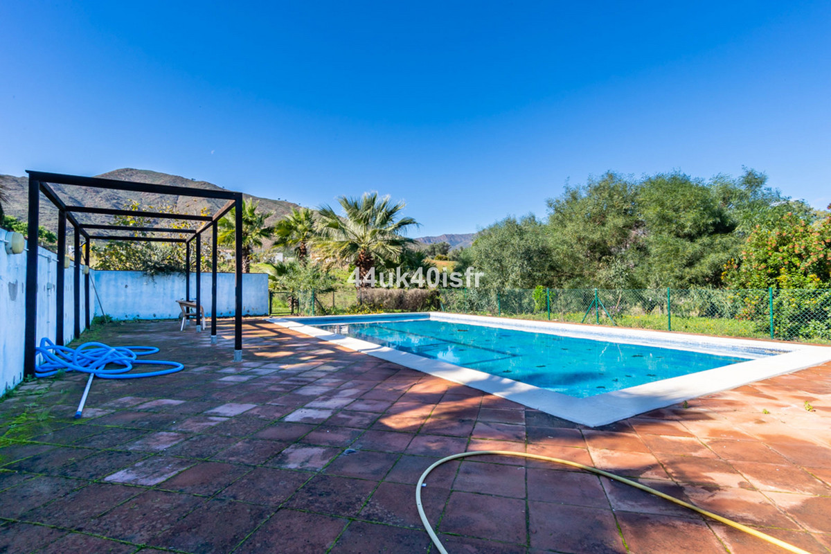 2e2f2420b58b40c8881a0e400ebf5e2c - 3