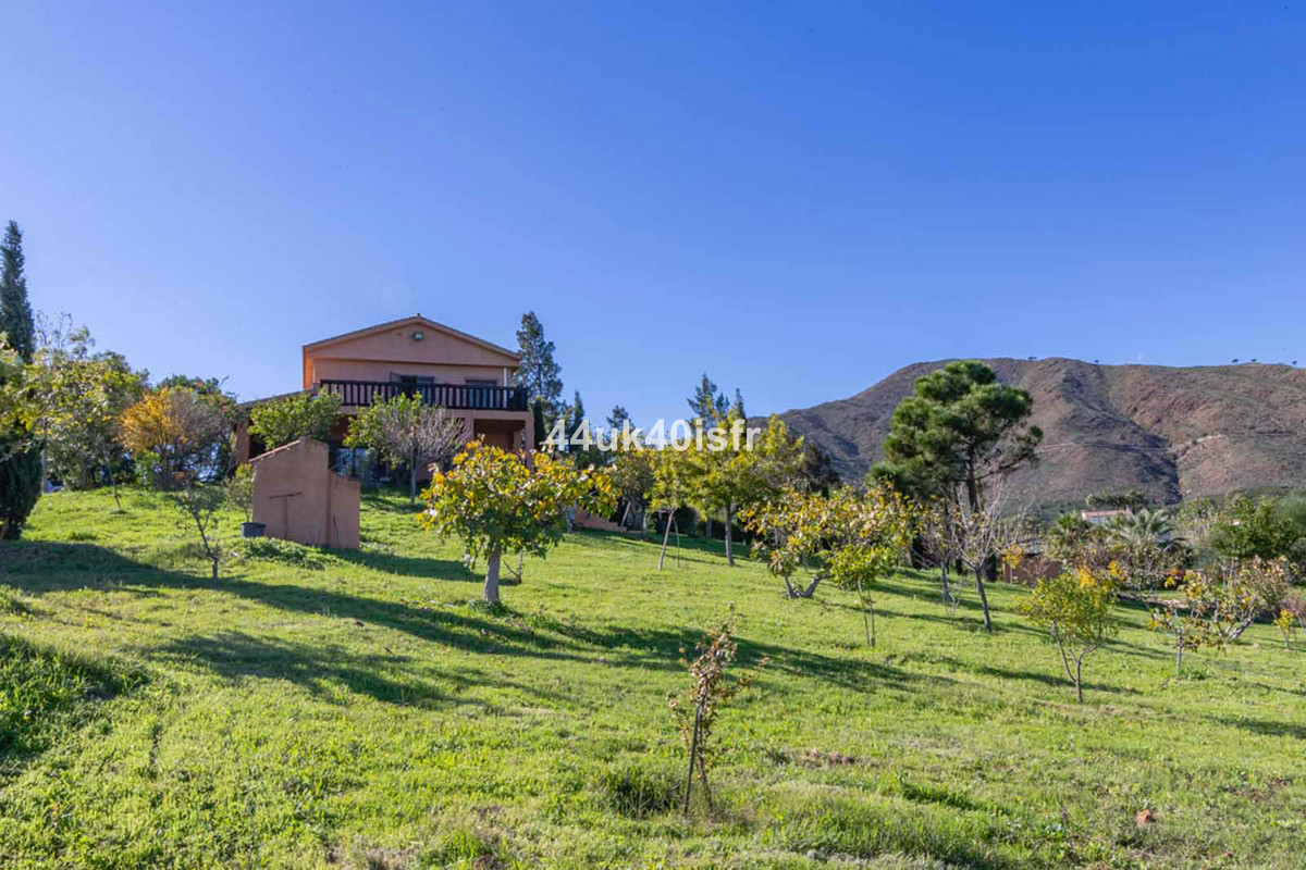 2e2f2420b58b40c8881a0e400ebf5e2c - 9