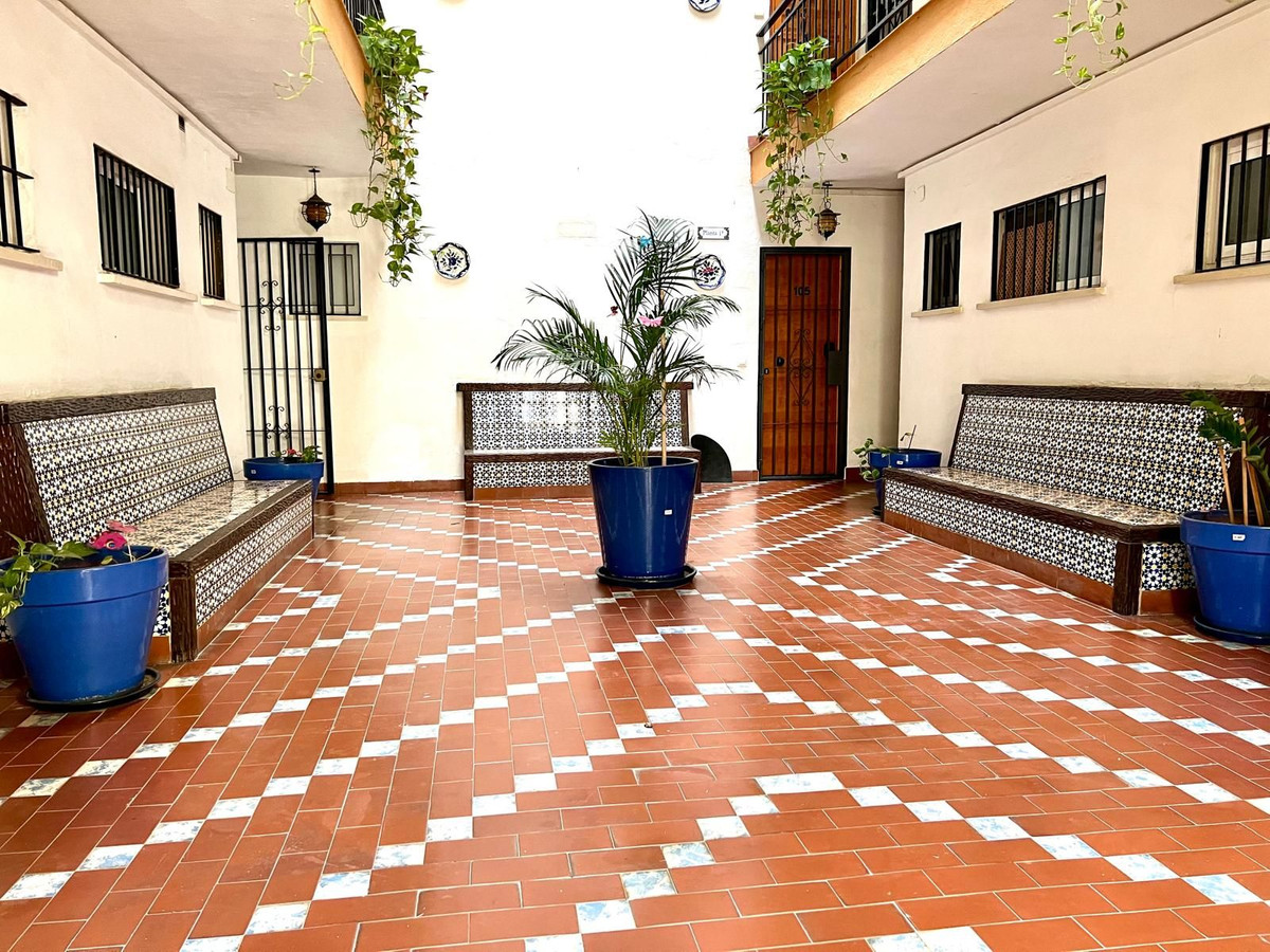 2e69b82e2313450184273e68b250795e - 12