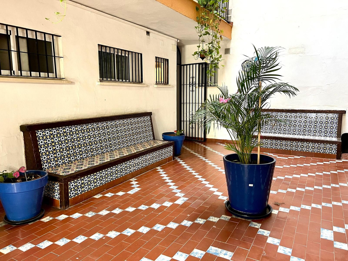 2e69b82e2313450184273e68b250795e - 15