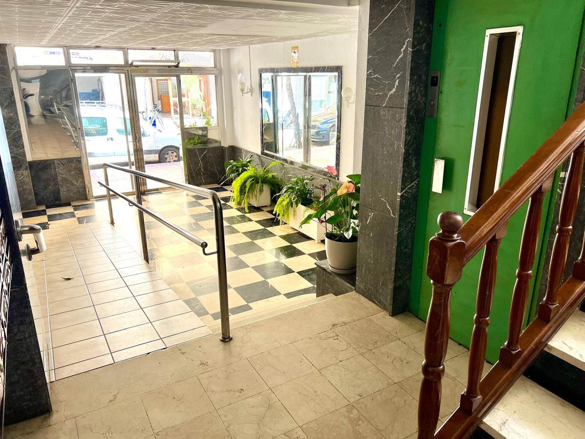 2e69b82e2313450184273e68b250795e - 16