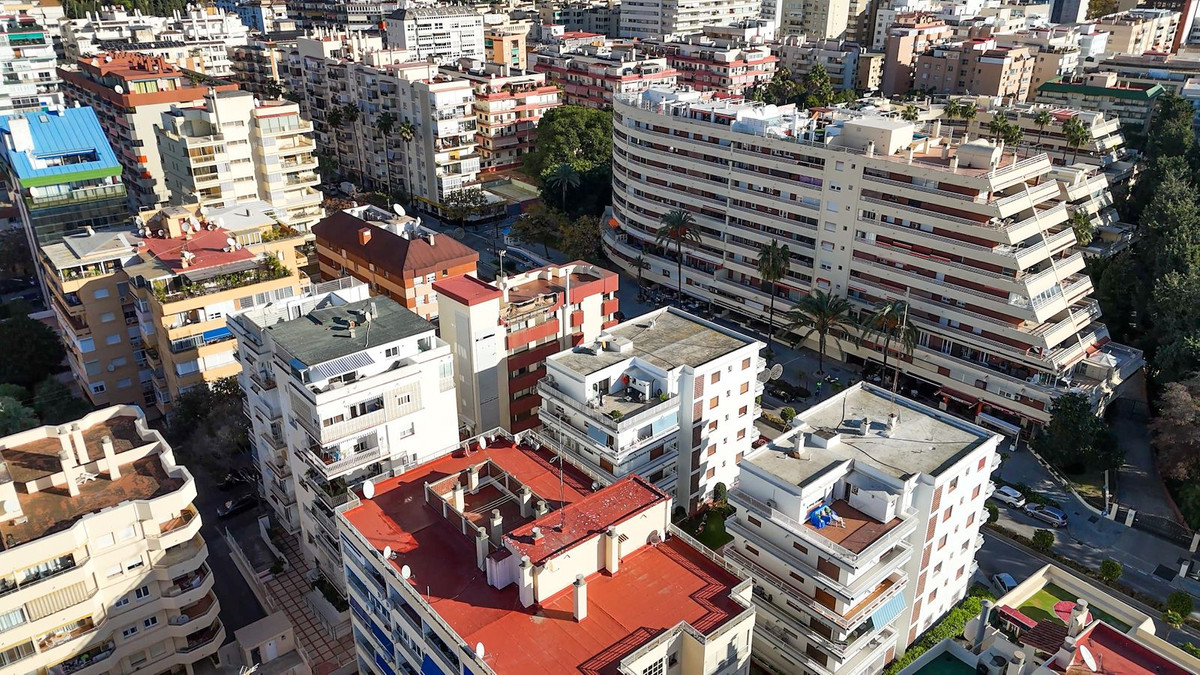 2ef5b5e9fbb50d11d94b2f9e39f6c255 - 17