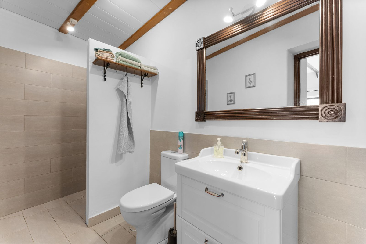 2f736df9a6110c8a17eb3b27777e12d0 - 17