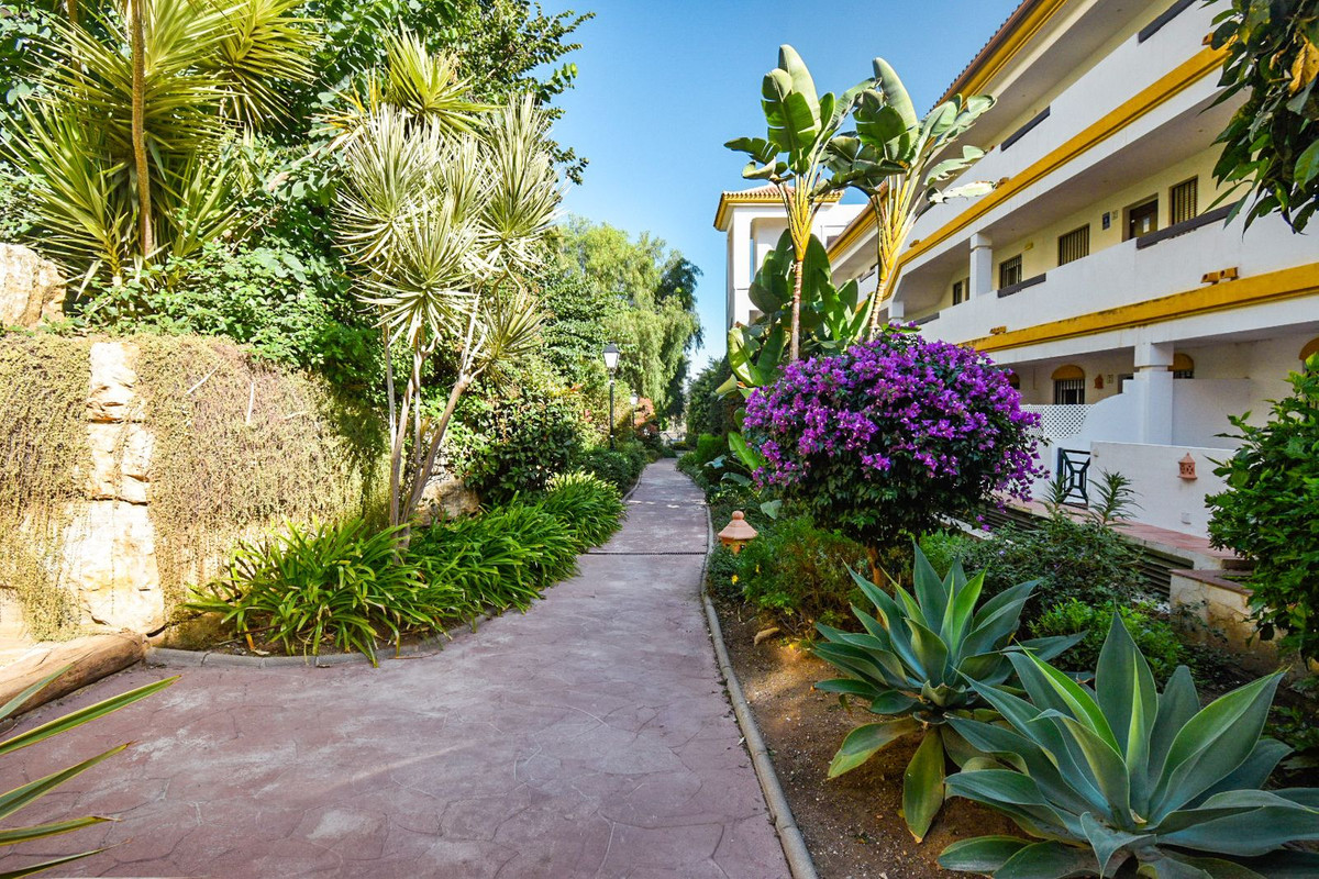 2fc027a92fc2f1948f0a1262b3c87011 - 25