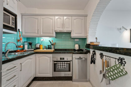 2ff47152906711088c9f1cb8916b3f1e - 10