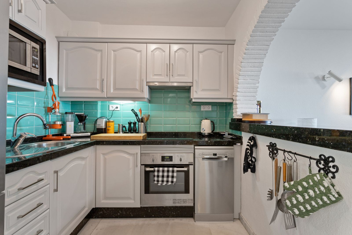 2ff47152906711088c9f1cb8916b3f1e - 10