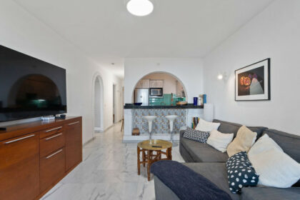 2ff47152906711088c9f1cb8916b3f1e - 9