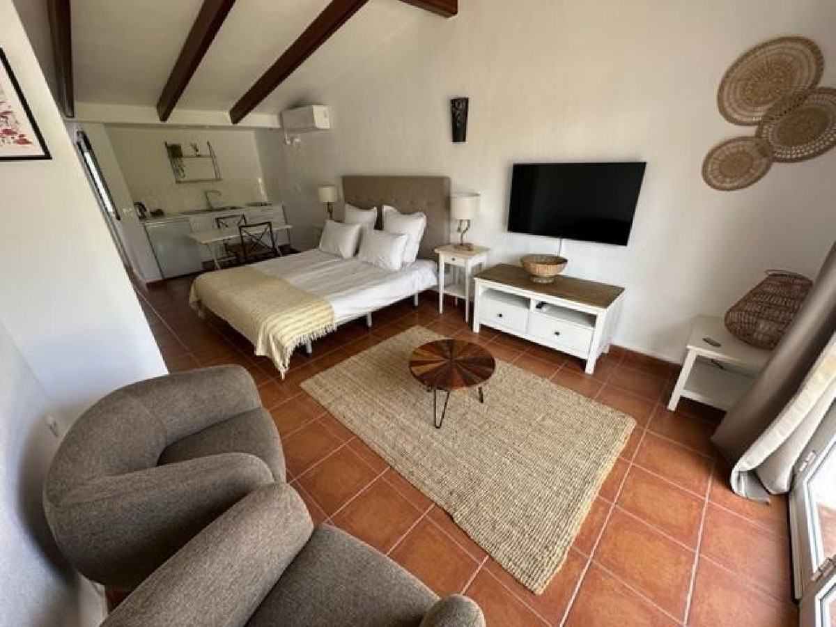 300b5d46a8a78a4fb2cdc09fac5cb058 - 10