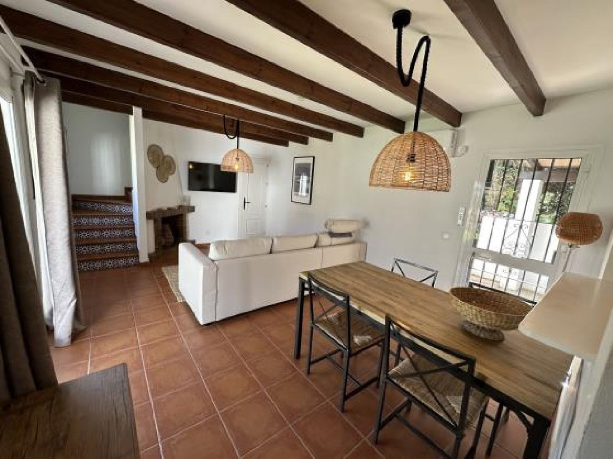 300b5d46a8a78a4fb2cdc09fac5cb058 - 12