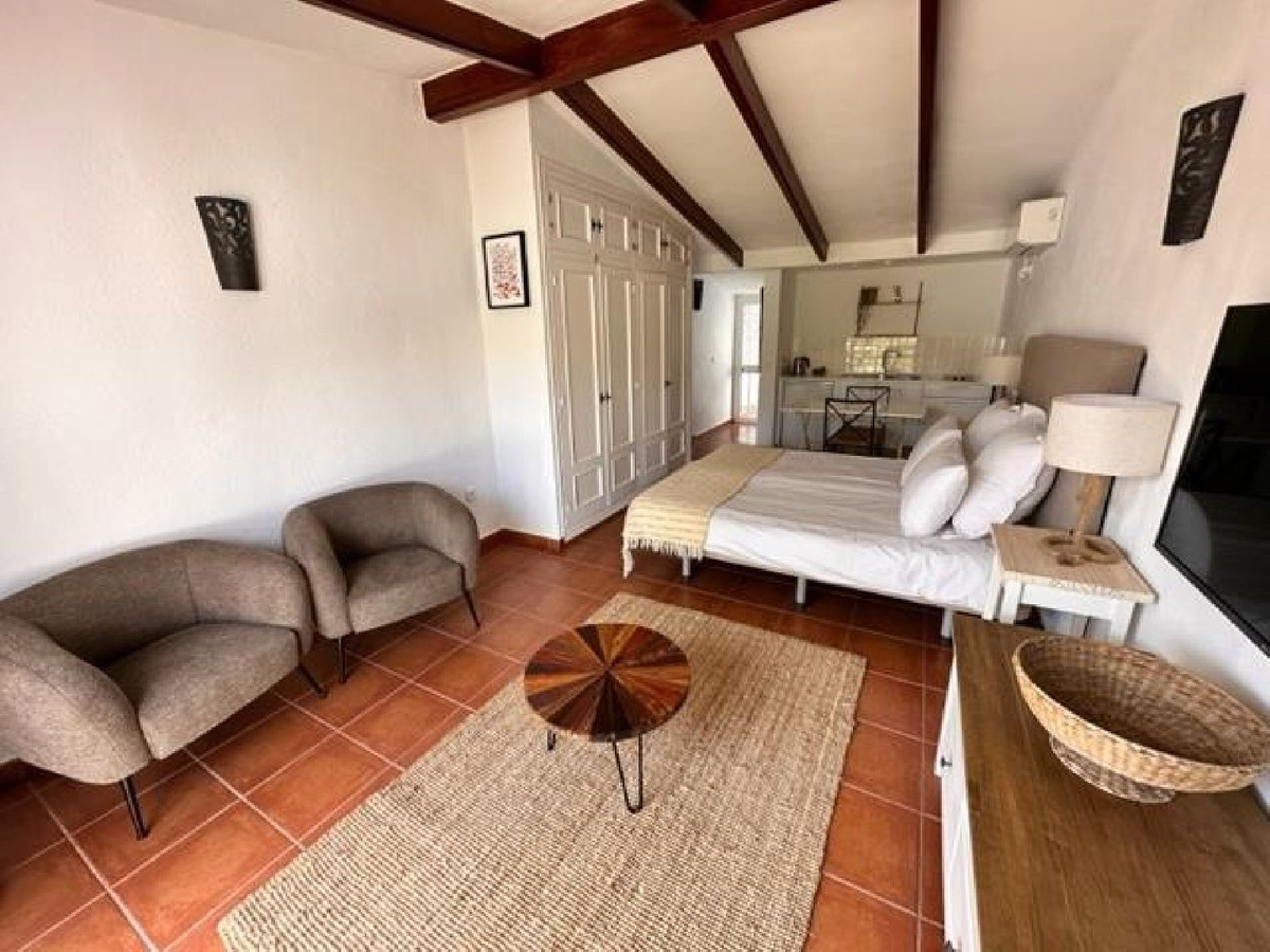 300b5d46a8a78a4fb2cdc09fac5cb058 - 7