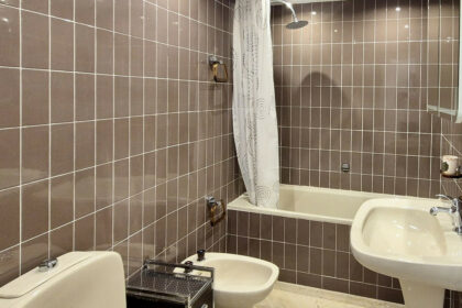 3045082f6e116a26bee21a9a5a85cb46 - 16