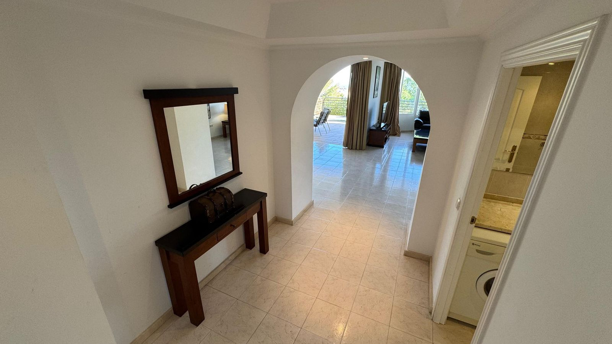 305489f79bc906681f74513264536781 - 12