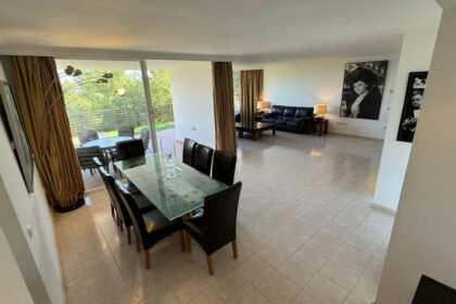 305489f79bc906681f74513264536781 - 13