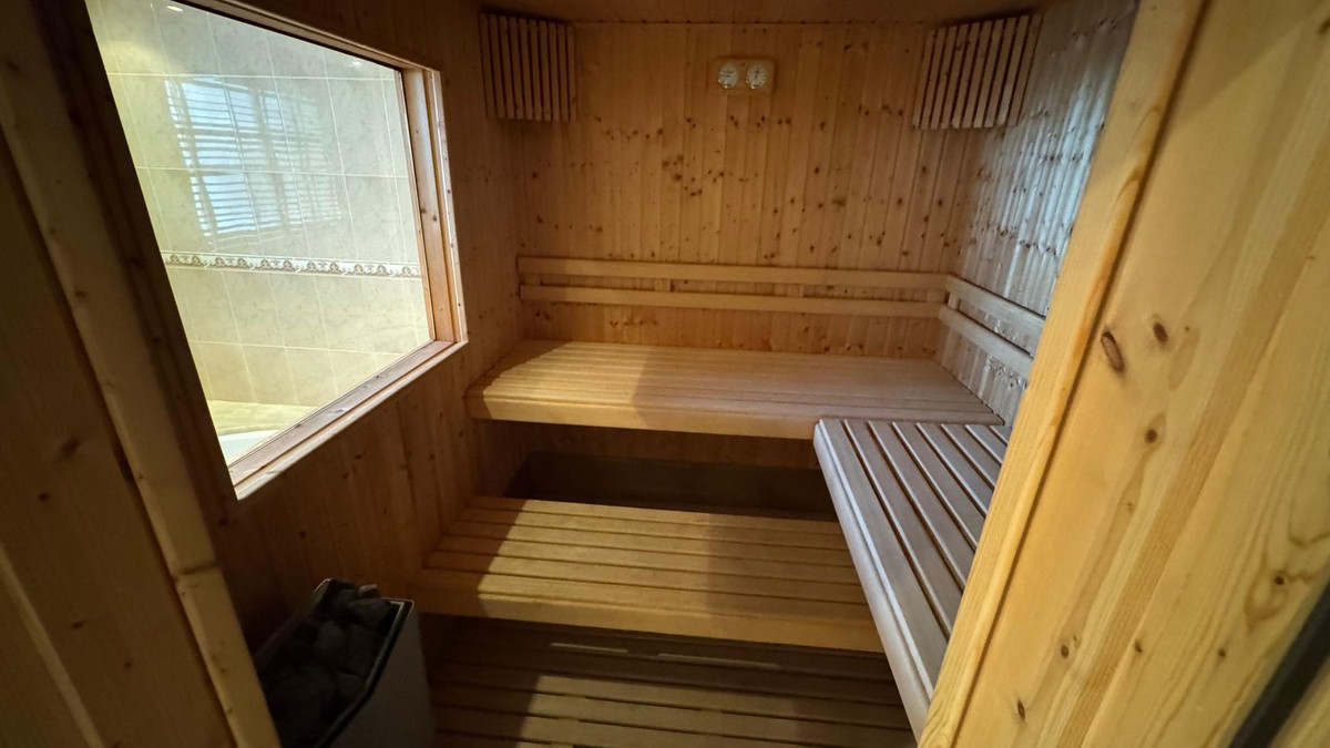 305489f79bc906681f74513264536781 - 20