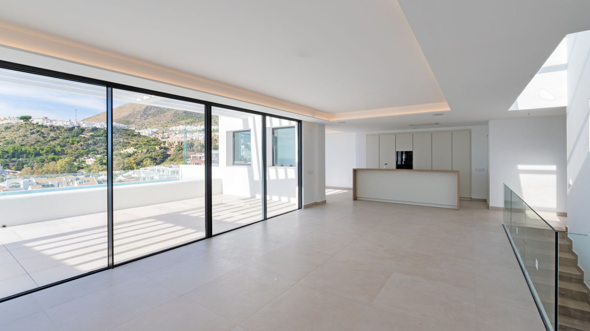 3071d5c9550c30d405d5cc4616080d98 - 12