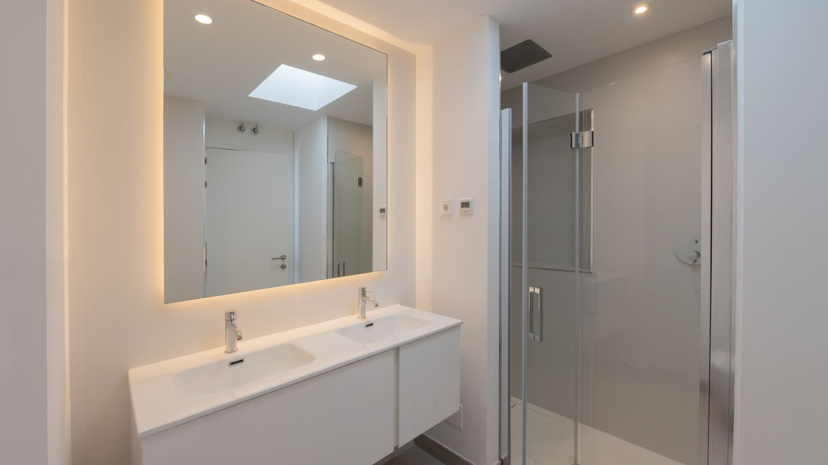 3071d5c9550c30d405d5cc4616080d98 - 18