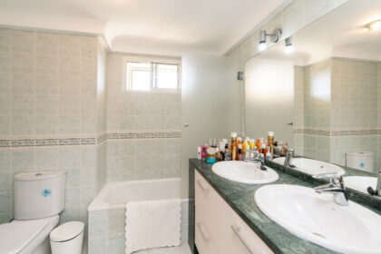 3090a00bf475f89489aa869502bed81d - 24