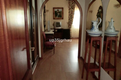 30a5217c62b7bcac26c6ea42575f3e95 - 12