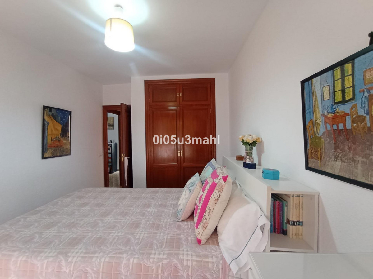 30b12638672b606b89b0a9474307e91a - 18