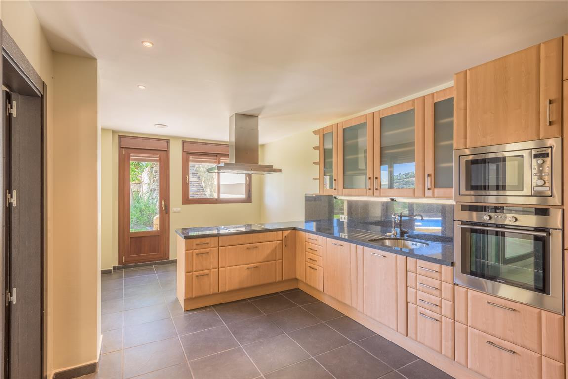 313fb59d78ff82ffbefd76f0222d6140 - 5