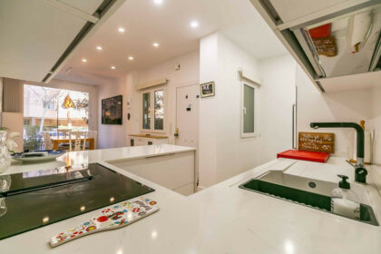 330f9d18aef19367fcce0f844764a7e8 - 11