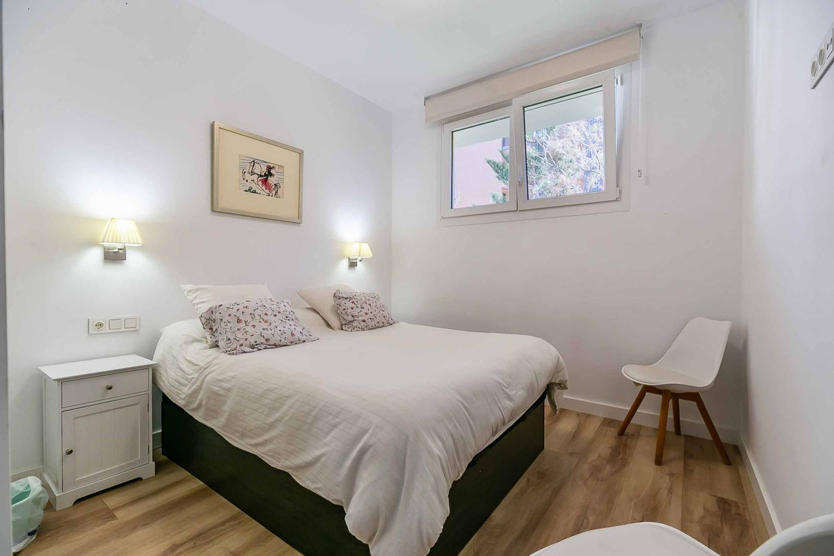 330f9d18aef19367fcce0f844764a7e8 - 14