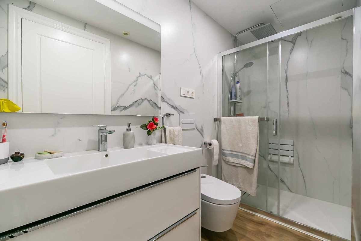 330f9d18aef19367fcce0f844764a7e8 - 16