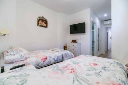 330f9d18aef19367fcce0f844764a7e8 - 18