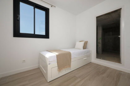 332c22dc37420477223f14905d4ef0af - 19