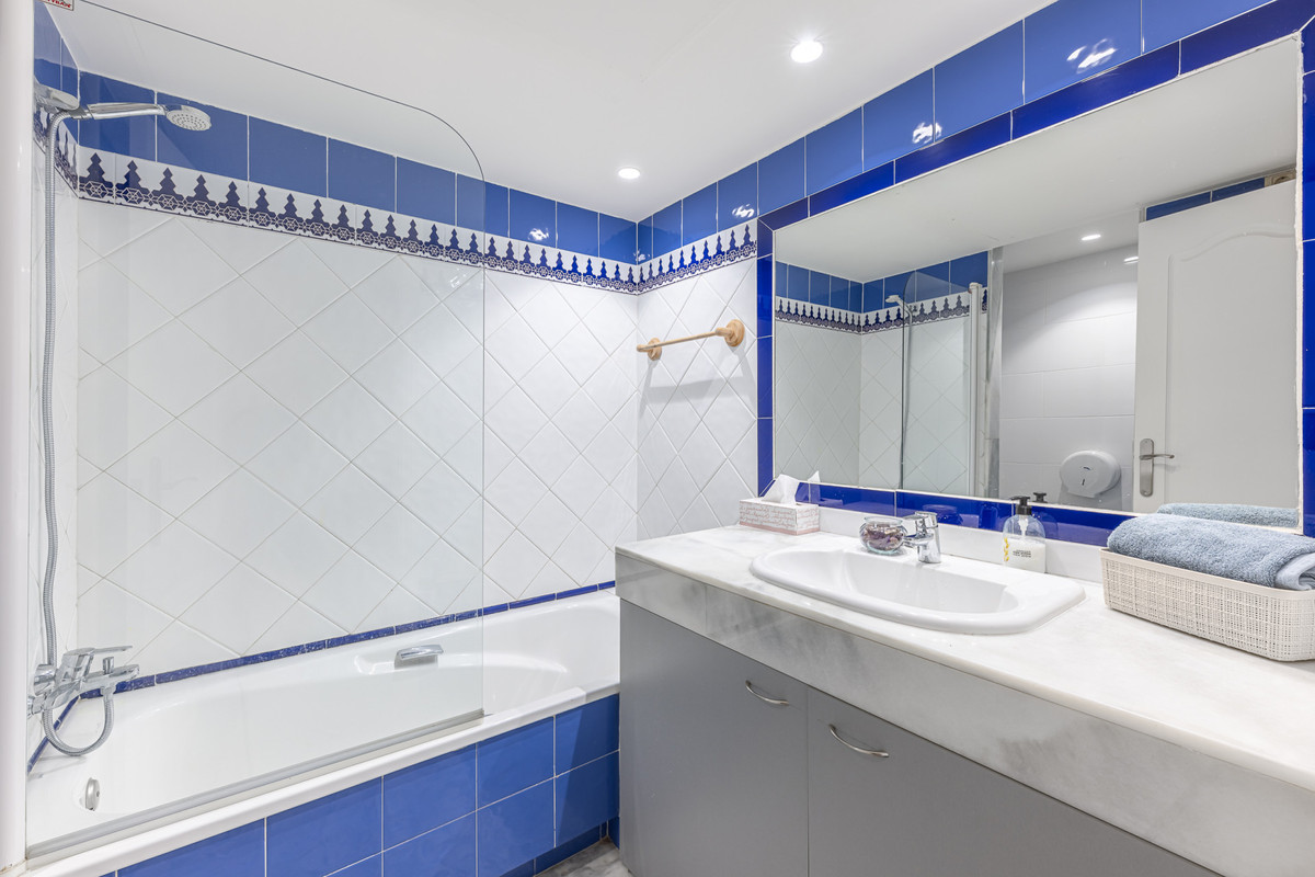 335522fd8a8a99e1ff310fa371f6031b - 24