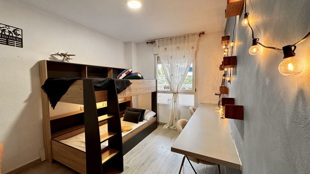 335e8c9b771f051dc787b9e6e781c119 - 18