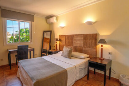 34911dcb077f5e42d8dbb586b351d530 - 12