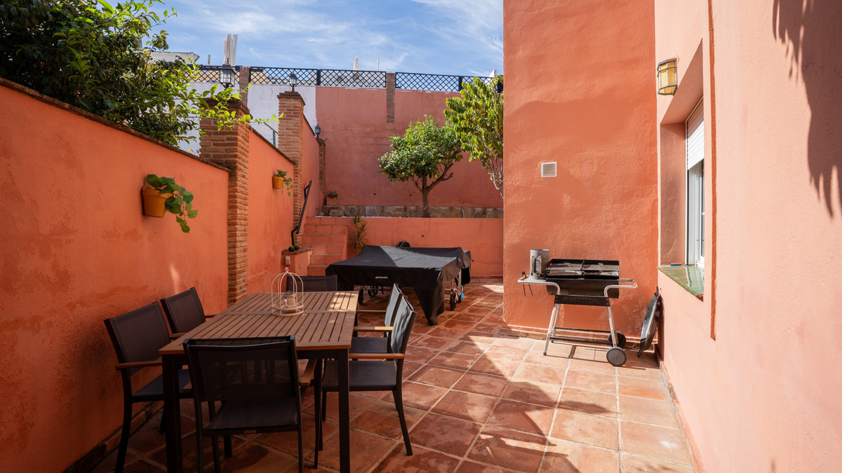 34911dcb077f5e42d8dbb586b351d530 - 16