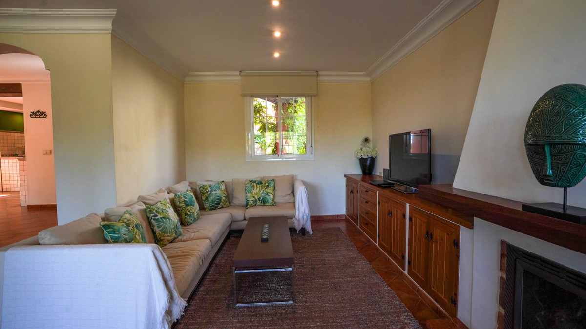 34911dcb077f5e42d8dbb586b351d530 - 21