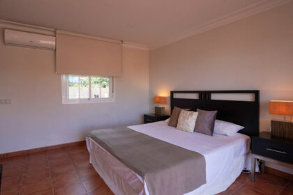 34911dcb077f5e42d8dbb586b351d530 - 24