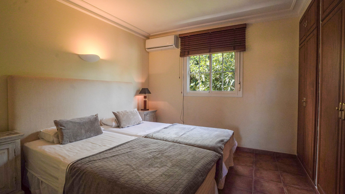 34911dcb077f5e42d8dbb586b351d530 - 29