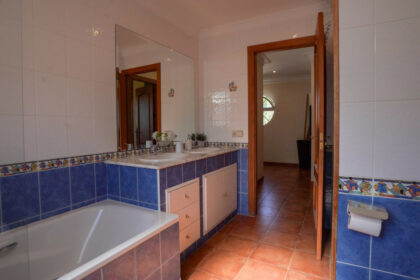 34911dcb077f5e42d8dbb586b351d530 - 31