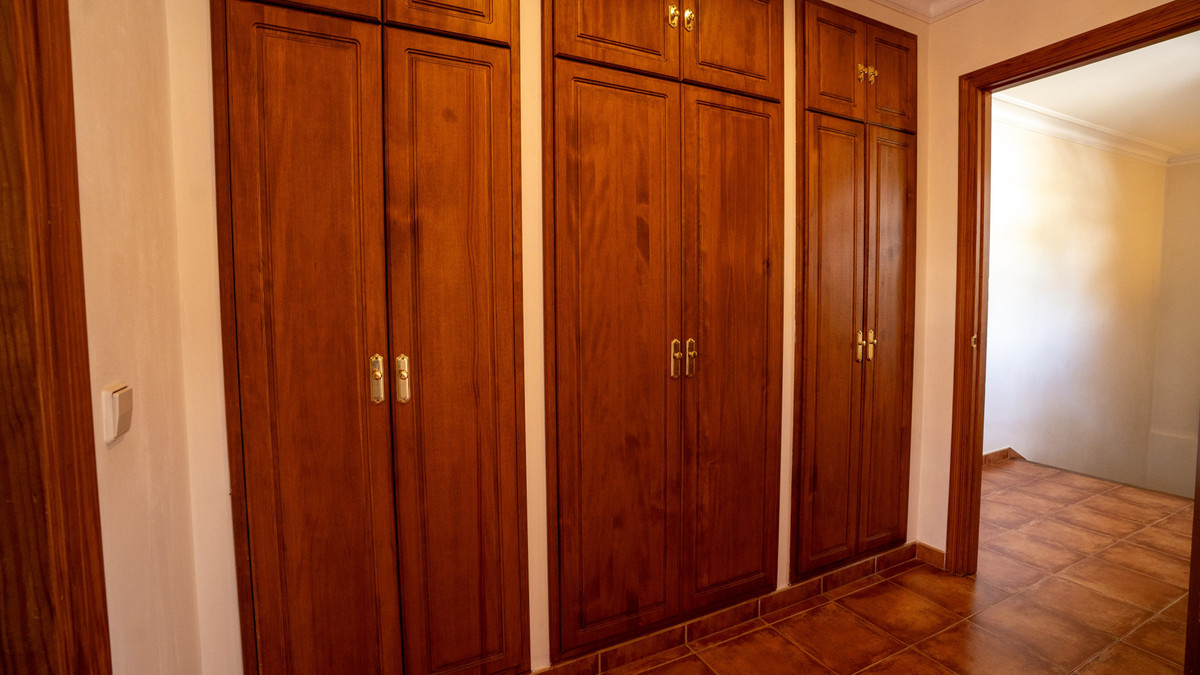 34911dcb077f5e42d8dbb586b351d530 - 33